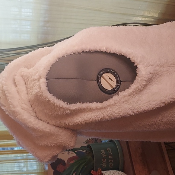 Hooded Sherpa Open Vest by FAIR HAVEN - Picture 3 of 10